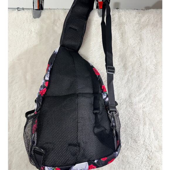 Skull and Roses Sling Backpack Crossbody Daypack Nwot - Picture 4 of 5